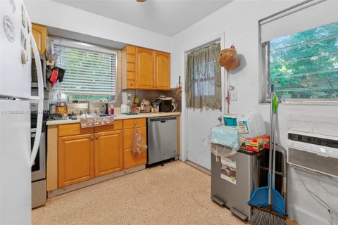 Immobilier commercial à vendre à Fort Lauderdale, Floride: 176.14 m2 № 1956673 - photo 21