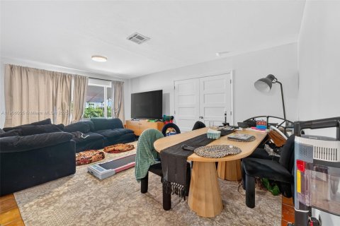 Immobilier commercial à vendre à Fort Lauderdale, Floride: 176.14 m2 № 1956673 - photo 9