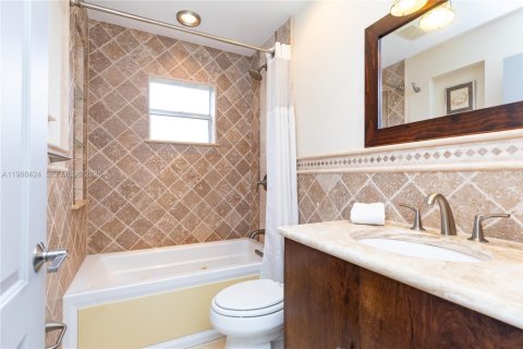 Condo in Delray Beach, Florida, 2 bedrooms  № 2068927 - photo 18