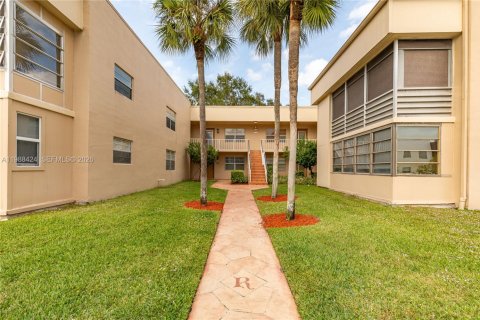 Condo in Delray Beach, Florida, 2 bedrooms  № 2068927 - photo 25