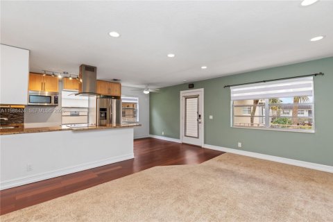 Condo in Delray Beach, Florida, 2 bedrooms  № 2068927 - photo 6