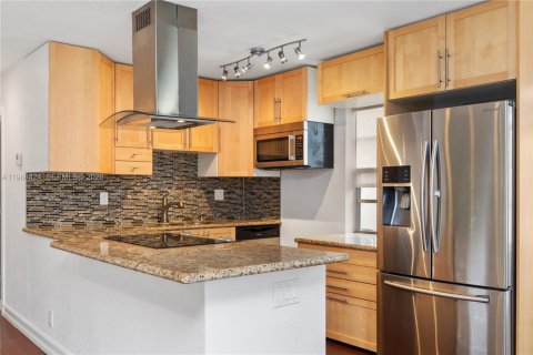 Condo in Delray Beach, Florida, 2 bedrooms  № 2068927 - photo 2