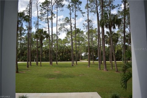 House in Naples, Florida 5 bedrooms, 255.2 sq.m. № 1827289 - photo 8