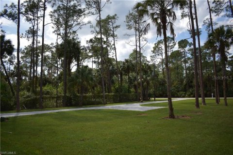 House in Naples, Florida 5 bedrooms, 255.2 sq.m. № 1827289 - photo 9