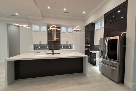 House in Naples, Florida 5 bedrooms, 255.2 sq.m. № 1827289 - photo 12