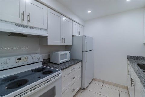Купить кондоминиум в Майами, Флорида 2 спальни, 84.17м2, № 1951150 - фото 15