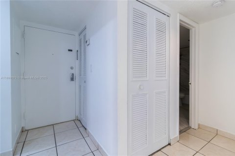 Купить кондоминиум в Майами, Флорида 2 спальни, 84.17м2, № 1951150 - фото 19