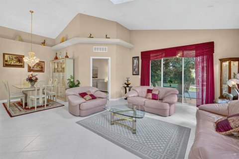 House in Palm Coast, Florida 2 bedrooms, 151.06 sq.m. № 2421736 - photo 11