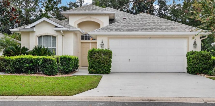 House in Palm Coast, Florida 2 bedrooms, 151.06 sq.m. № 2421736