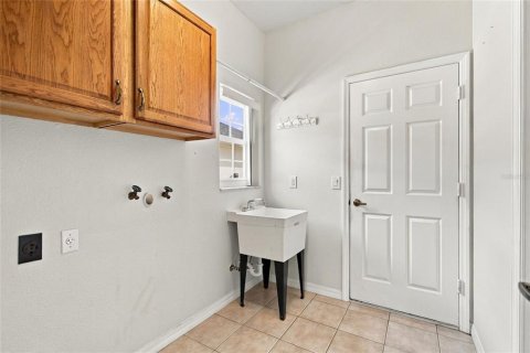 House in Davenport, Florida 2 bedrooms, 186.08 sq.m. № 2425825 - photo 26