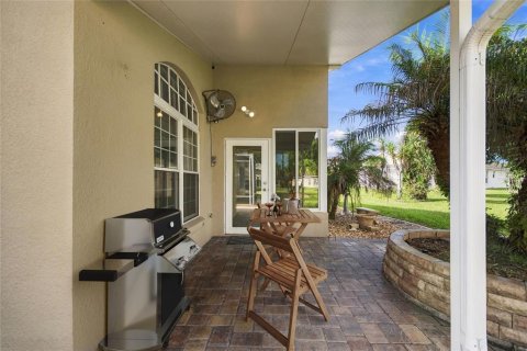 House in Davenport, Florida 2 bedrooms, 186.08 sq.m. № 2425825 - photo 5