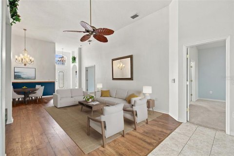 House in Davenport, Florida 2 bedrooms, 186.08 sq.m. № 2425825 - photo 14