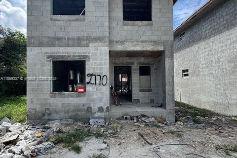 Casa en venta en Miami, Florida, 4 dormitorios, 128.21 m2 № 1927405 - foto 1