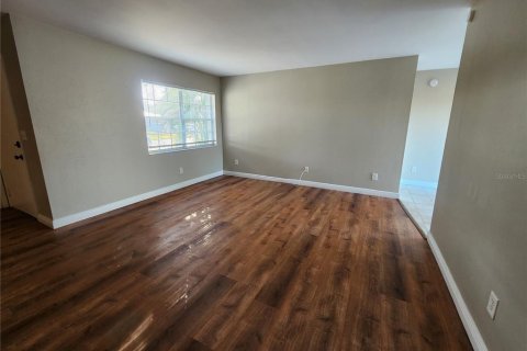 Casa en alquiler en Seminole, Florida, 4 dormitorios, 121.05 m2 № 1543987 - foto 4