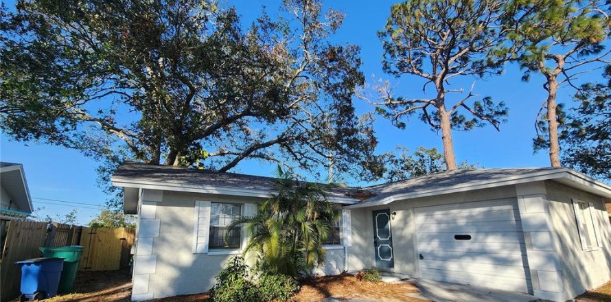 Villa ou maison à Seminole, Floride 4 chambres, 121.05 m2 № 1543987