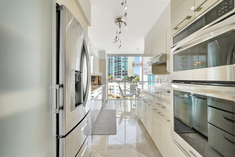 Condo in Sunny Isles Beach, Florida, 3 bedrooms № 2147314 - photo 4