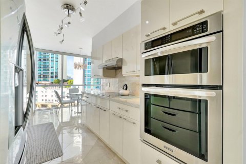 Condo in Sunny Isles Beach, Florida, 3 bedrooms № 2147314 - photo 14