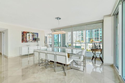 Condo in Sunny Isles Beach, Florida, 3 bedrooms № 2147314 - photo 7
