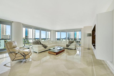 Condo in Sunny Isles Beach, Florida, 3 bedrooms № 2147314 - photo 5