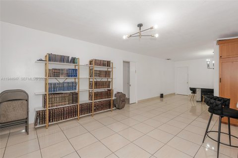 Casa en venta en Surfside, Florida, 4 dormitorios, 178.09 m2 № 2009631 - foto 6