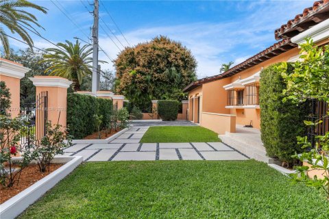 Casa en venta en Coral Gables, Florida, 4 dormitorios, 246.56 m2 № 2035059 - foto 11