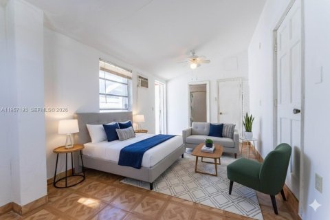 House in Miami, Florida 3 bedrooms, 221.66 sq.m. № 2019783 - photo 25