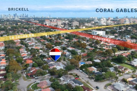 House in Miami, Florida 3 bedrooms, 221.66 sq.m. № 2019783 - photo 2