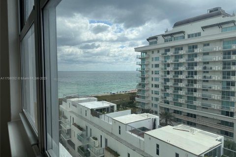 Condo in Surfside, Florida, 2 bedrooms  № 1735879 - photo 14