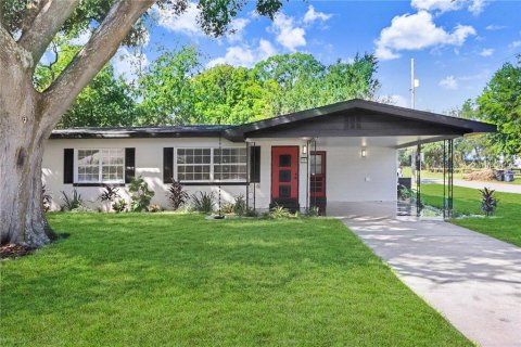 Villa ou maison à vendre à Auburndale, Floride: 4 chambres, 190.64 m2 № 1801344 - photo 1