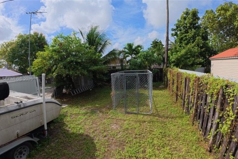 House in Miami Gardens, Florida 4 bedrooms, 134.24 sq.m. № 1989954 - photo 24