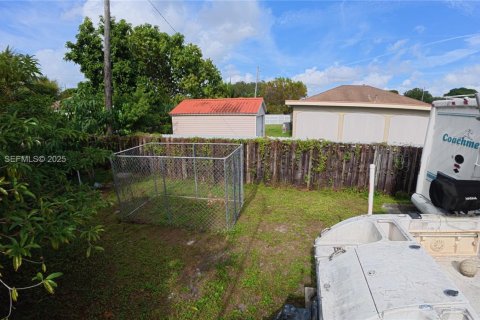 House in Miami Gardens, Florida 4 bedrooms, 134.24 sq.m. № 1989954 - photo 27