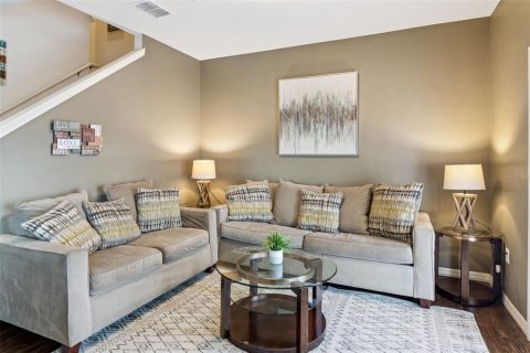Townhouse in Kissimmee, Florida 4 bedrooms, 157.38 sq.m. № 2111848 - photo 3