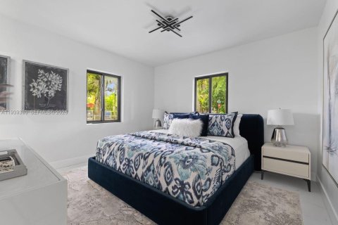 Villa ou maison à vendre à Miami, Floride: 4 chambres, 187.94 m2 № 1996971 - photo 12