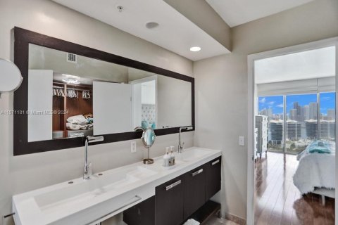 Condo in Aventura, Florida, 3 bedrooms  № 1713072 - photo 25