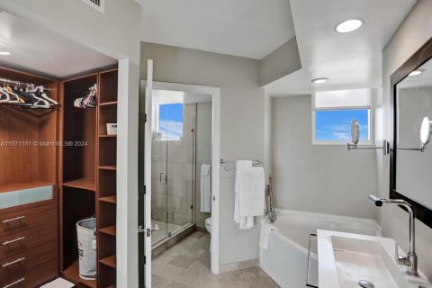 Condo in Aventura, Florida, 3 bedrooms  № 1713072 - photo 24
