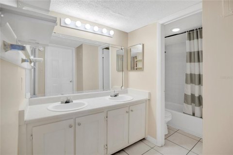 Condominio en venta en Orlando, Florida, 2 dormitorios, 78.97 m2 № 2103731 - foto 16