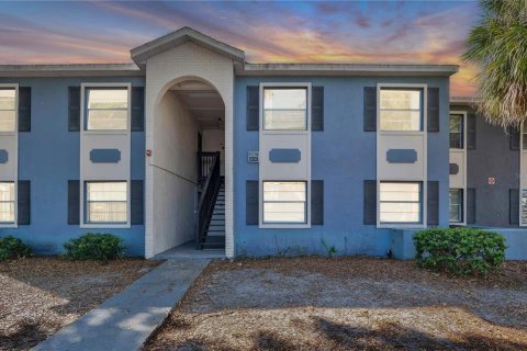 Condominio en Orlando, Florida, 2 dormitorios № 2103731