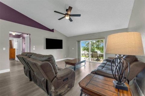 House in Minneola, Florida 3 bedrooms, 169.55 sq.m. № 1846862 - photo 11