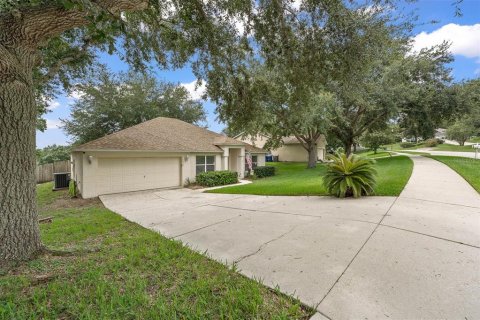 House in Minneola, Florida 3 bedrooms, 169.55 sq.m. № 1846862 - photo 2