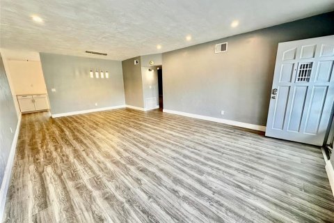 Condo in Clearwater, Florida, 2 bedrooms № 2140030 - photo 5
