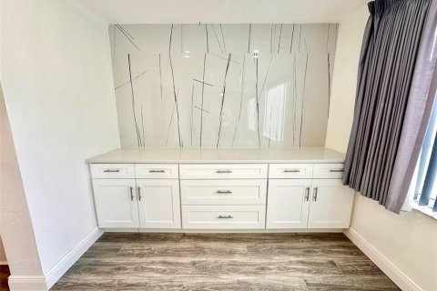 Condo in Clearwater, Florida, 2 bedrooms № 2140030 - photo 18