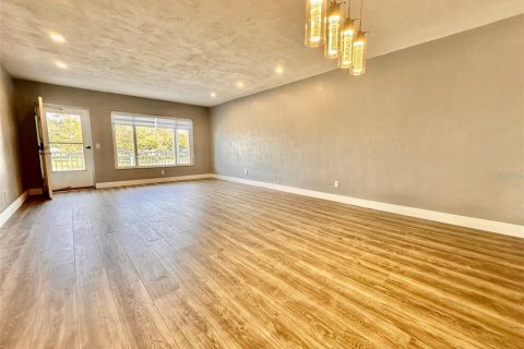 Condo in Clearwater, Florida, 2 bedrooms № 2140030 - photo 8