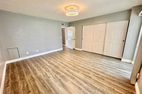 Condo in Clearwater, Florida, 2 bedrooms № 2140030 - photo 23