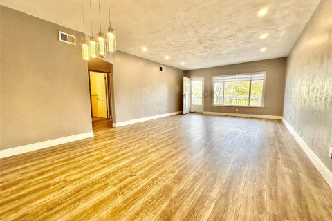 Condo in Clearwater, Florida, 2 bedrooms № 2140030 - photo 9