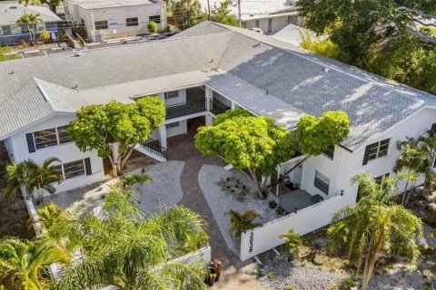 Commercial property in Saint Petersburg, Florida 740.99 sq.m. № 2197020 - photo 8