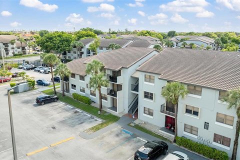 Condo in Hialeah, Florida, 2 bedrooms  № 1953743 - photo 26