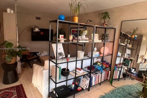 Condominio en venta en Miami Beach, Florida, 1 dormitorio, 58.16 m2 № 1979094 - foto 4