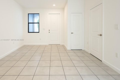 Adosado en alquiler en Homestead, Florida, 3 dormitorios, 133.87 m2 № 1991313 - foto 2