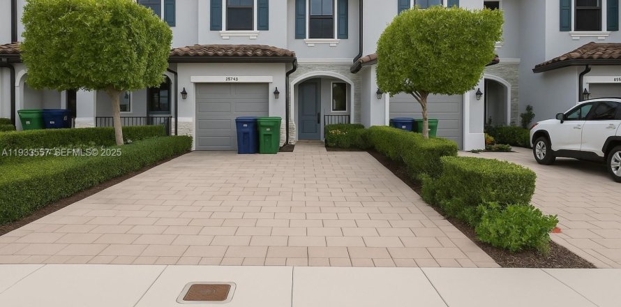 Adosado en Homestead, Florida 3 dormitorios, 133.87 m2 № 1991313