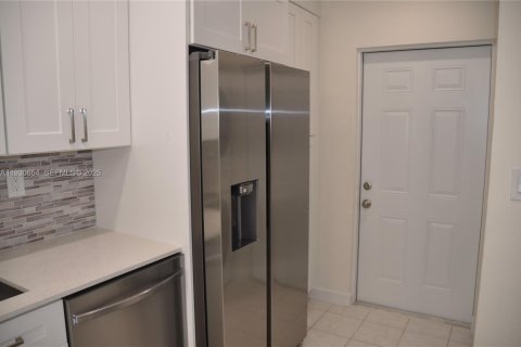 Villa ou maison à vendre à Oakland Park, Floride: 3 chambres, 84.17 m2 № 1990425 - photo 11